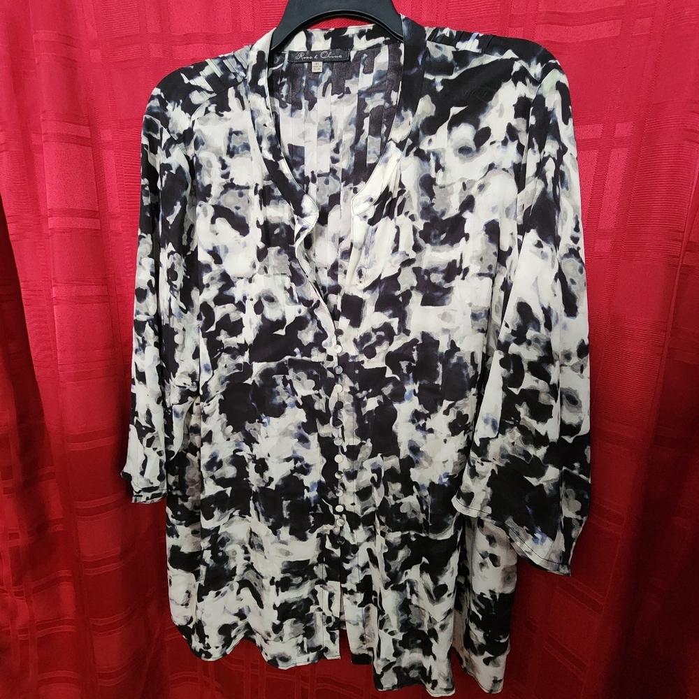 Plus Size Top - Picture 1 of 2
